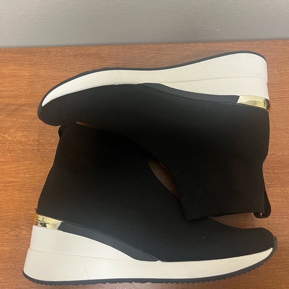 Aldo Shoes l Aldo Astirecia l Colour- Black and White l Size: US 8.5 - Picture 2 of 5